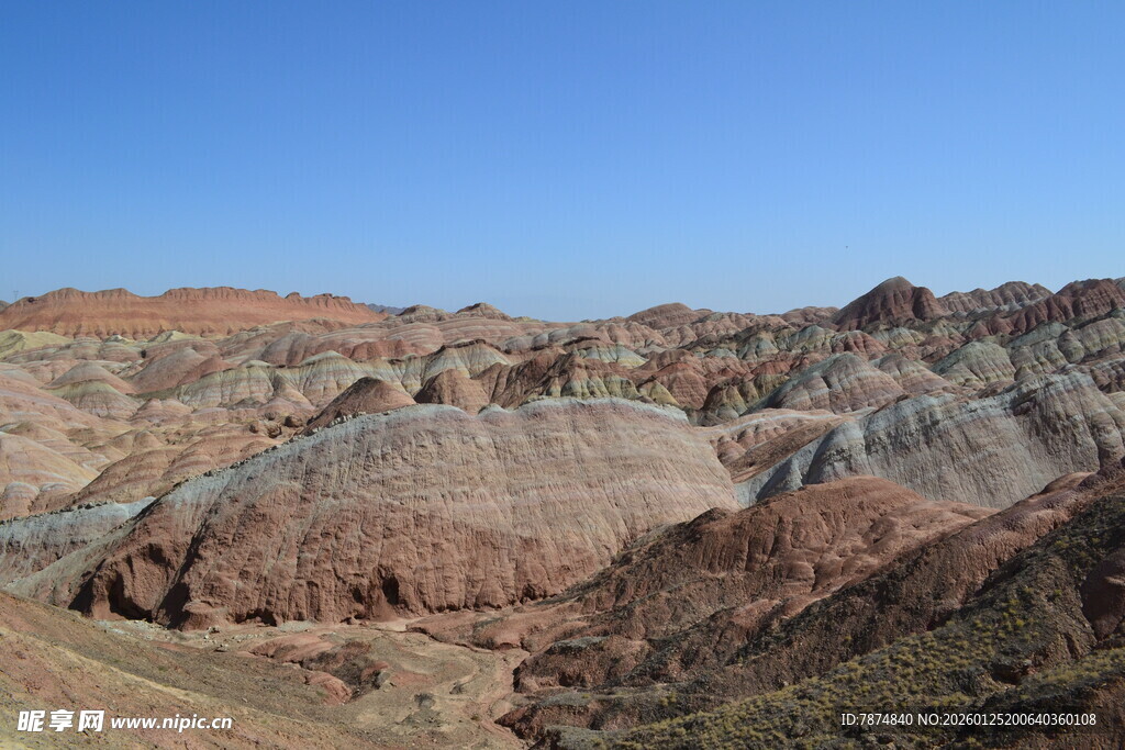 七彩斑斓的壮丽丹霞地貌