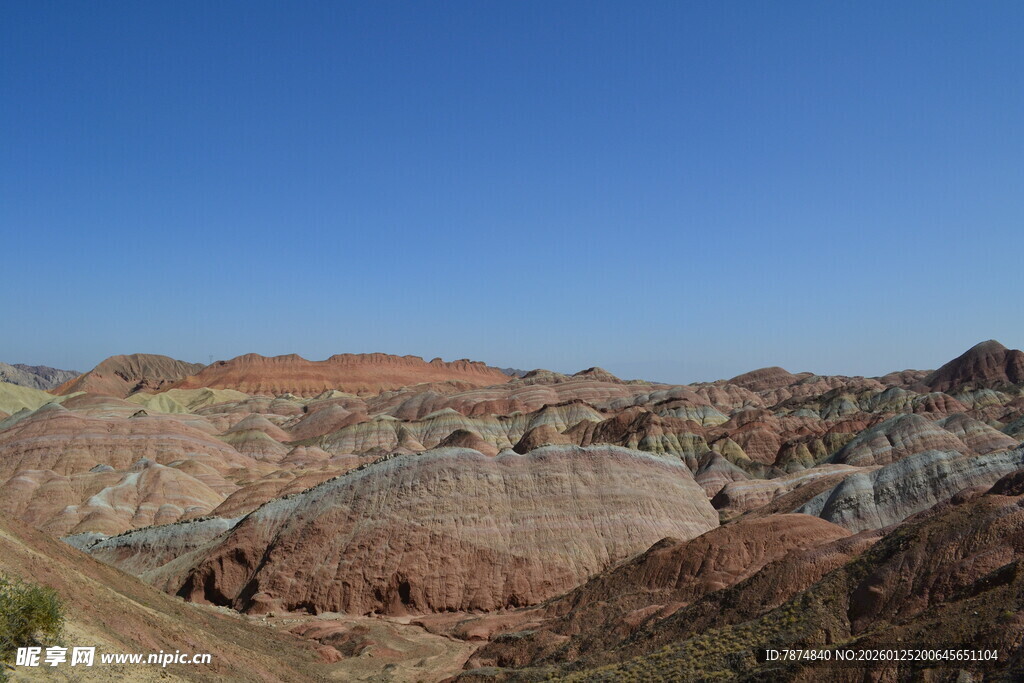 七彩斑斓的壮丽丹霞地貌