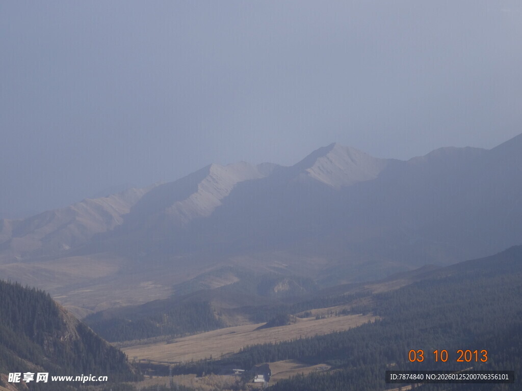 壮丽山景与开阔谷地