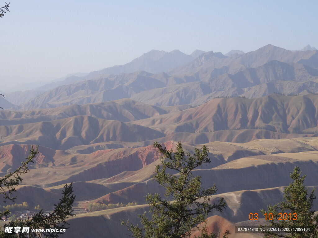 壮丽山景展现自然之美