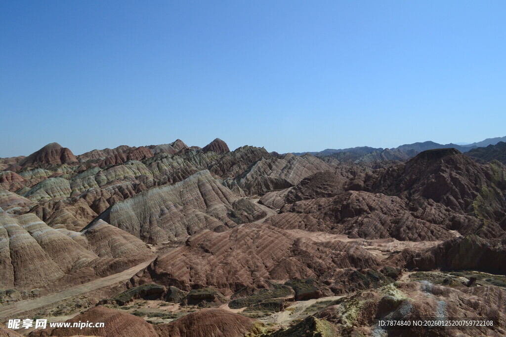 七彩丹霞地貌壮丽景观