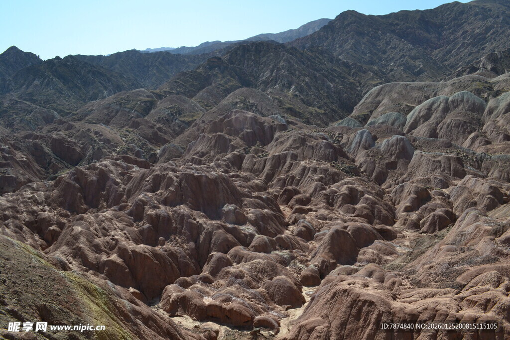 壮丽嶙峋的山地景观