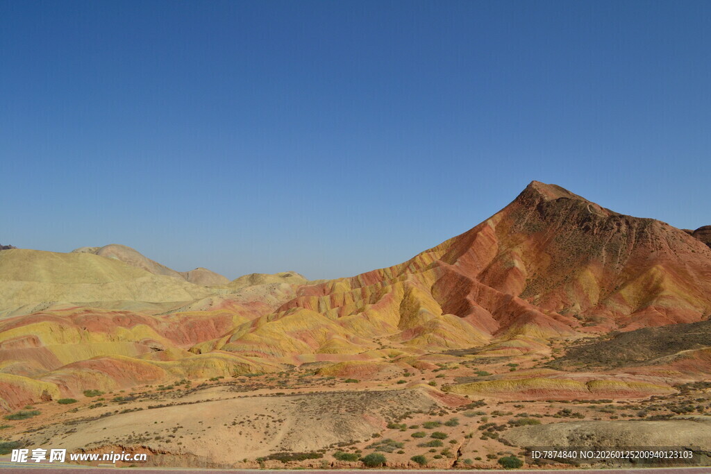 七彩斑斓的壮丽丹霞地貌