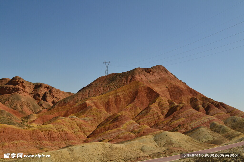 七彩斑斓的壮丽丹霞地貌
