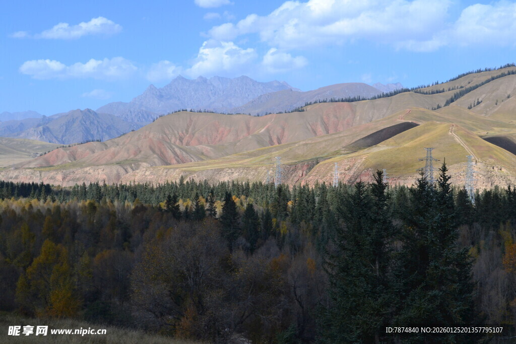 秋日山林间的壮美山景