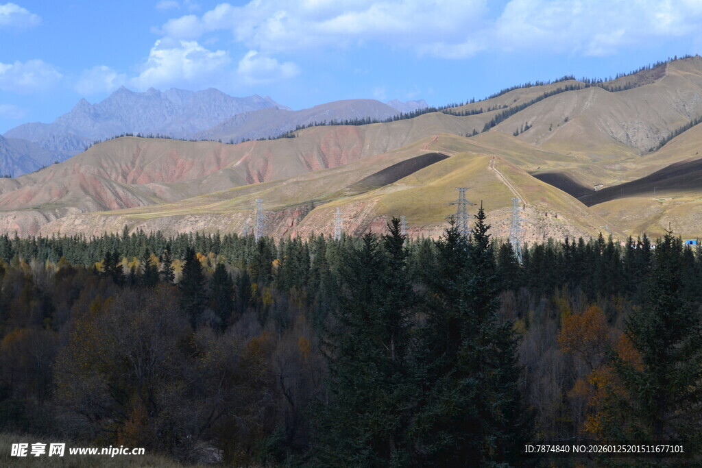 秋日山林与远山美景