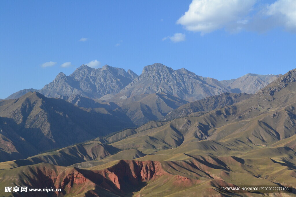 壮丽多彩的高山景观