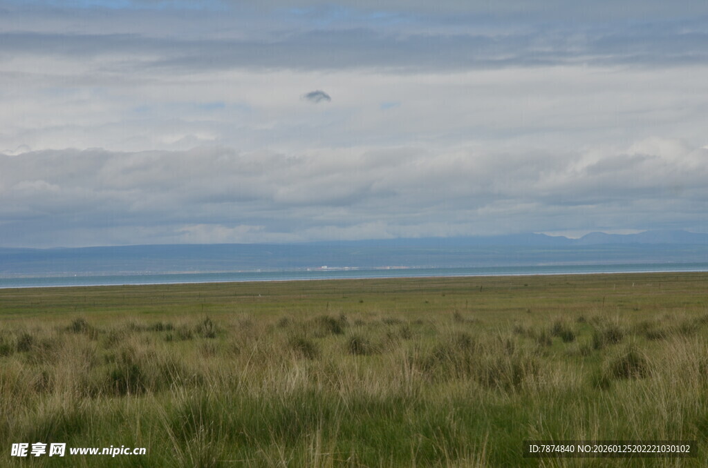 广袤草原与天际线景观