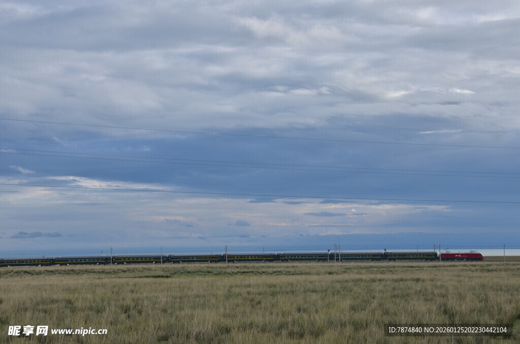 广袤草原与天际线景观