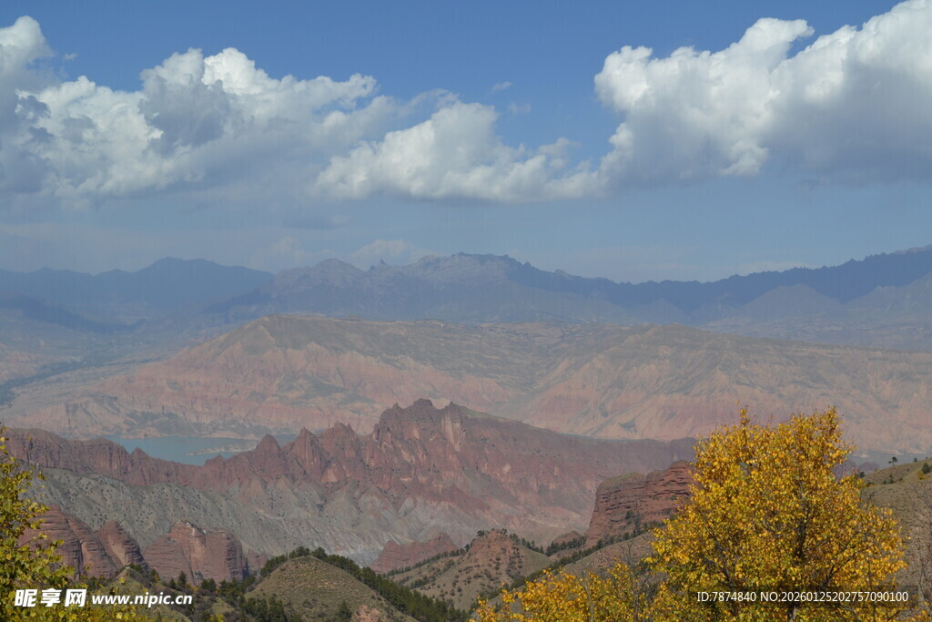 壮丽峡谷秋色景观