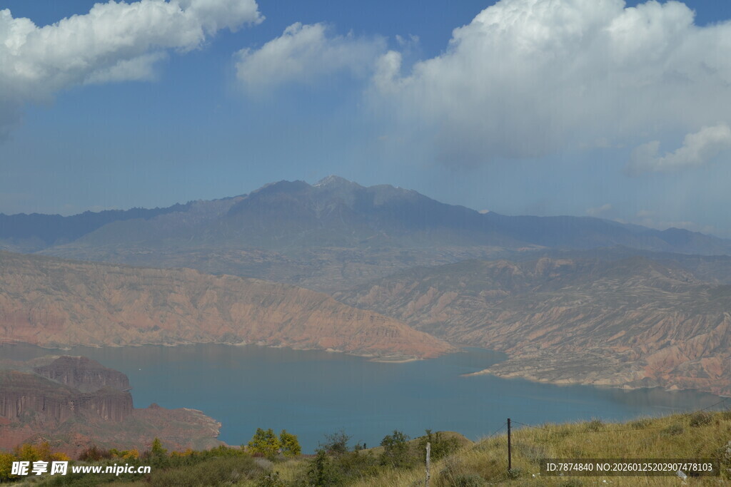 壮丽山水湖景风光图