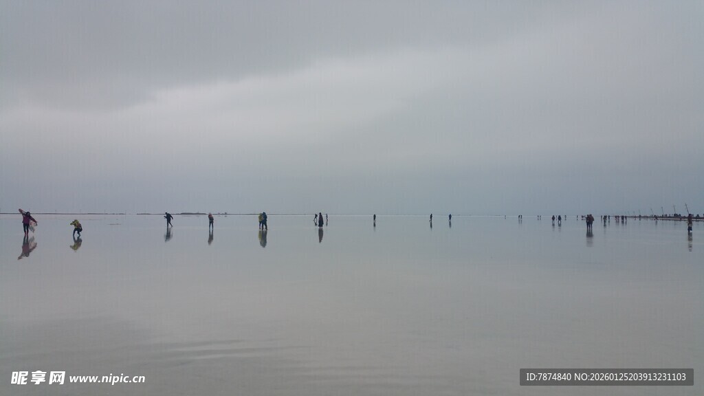 雾中栈桥 朦胧海上景致