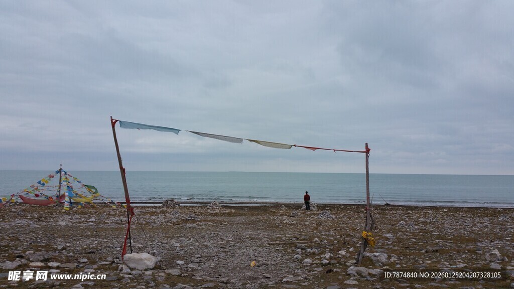 海边简易排球场地