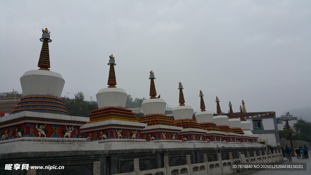 藏式白塔建筑景观