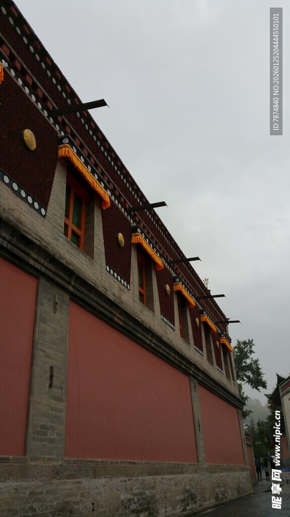 中式古建筑红墙屋檐景观