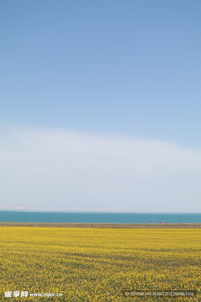 广袤草原上的蓝天美景