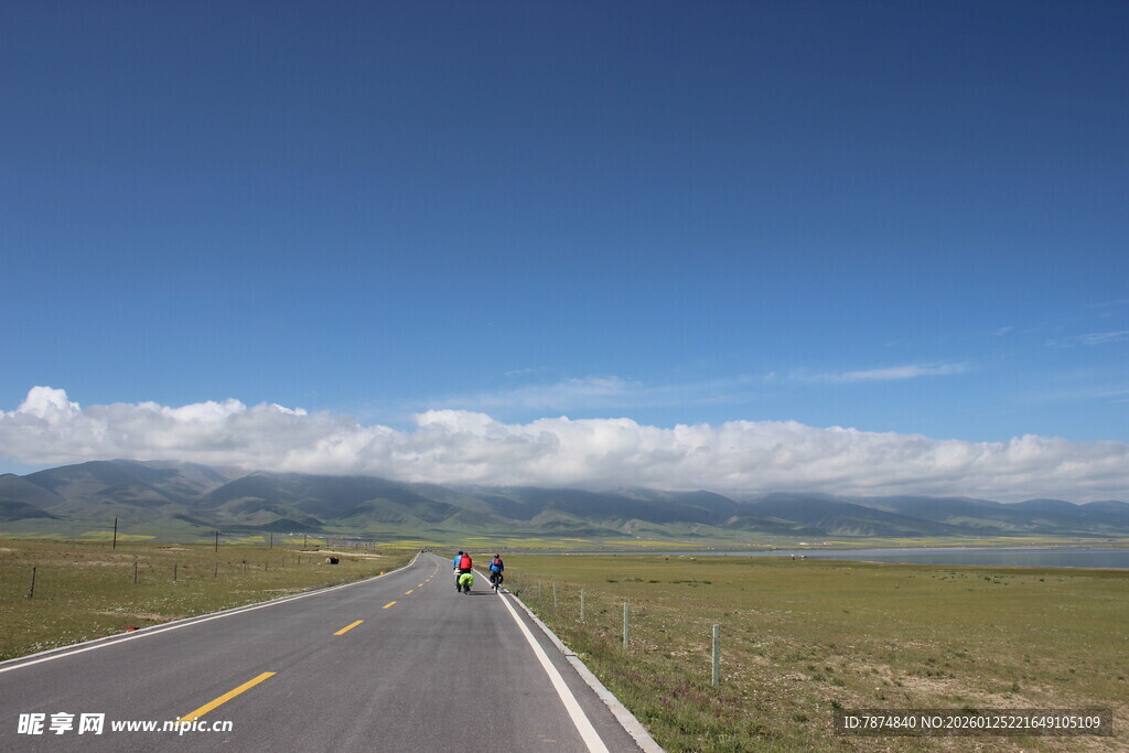 草原公路骑行风景