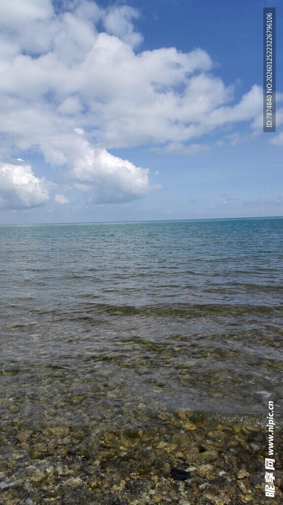 海边风光 辽阔大海与蓝天