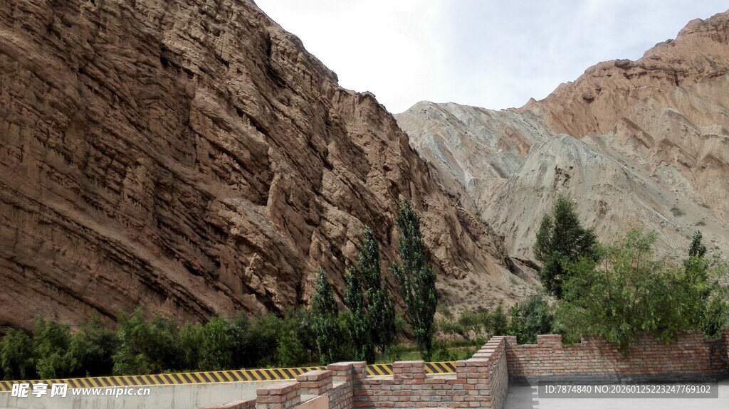 壮丽峡谷公路景观