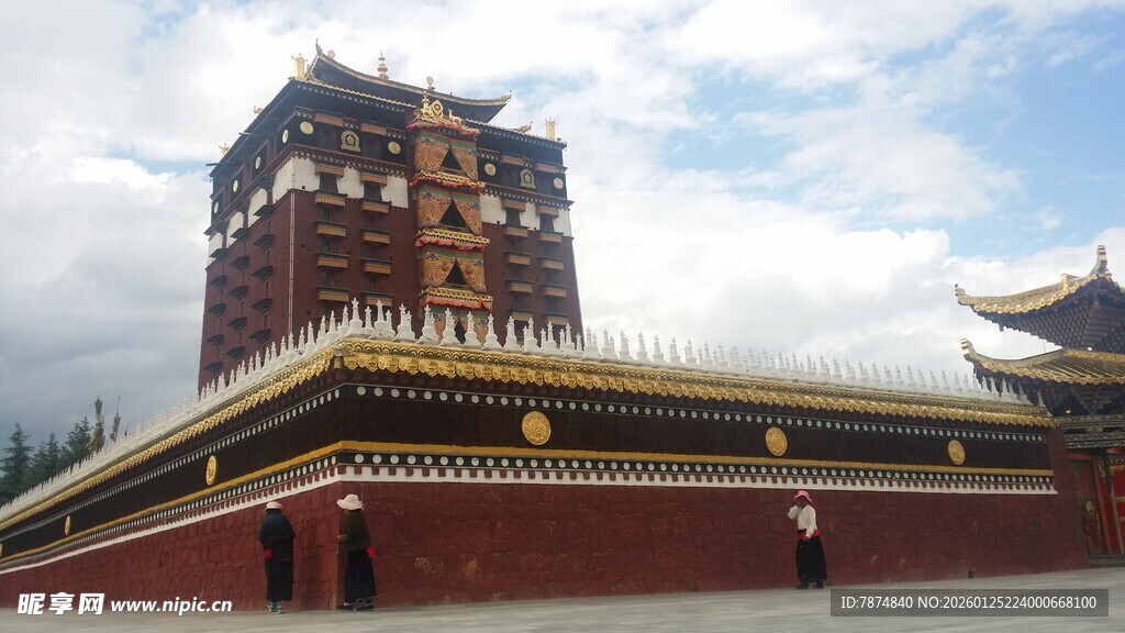 藏式风格宏伟建筑外观