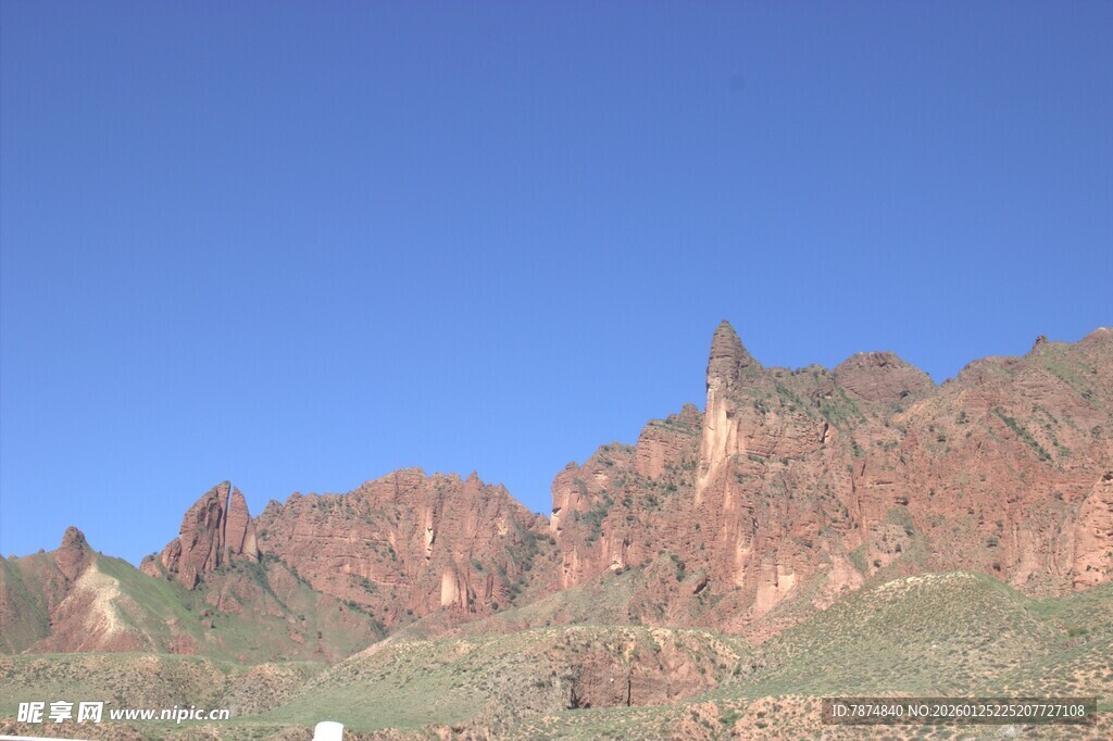 壮丽红岩山峰景观