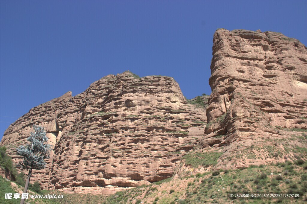 壮丽丹霞岩壁景观