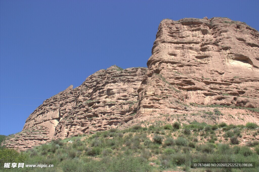 巍峨壮观的岩石山峰