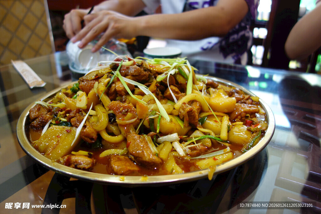 美味丰盛的特色炒面