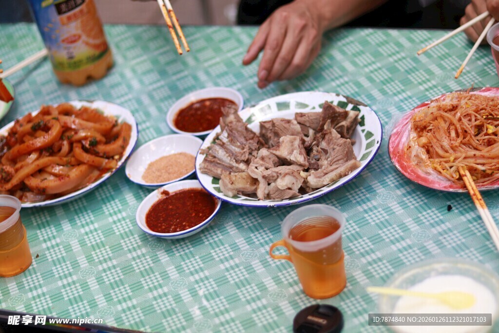 丰盛美味的中式下酒菜