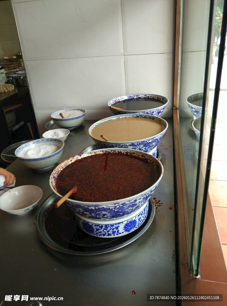 传统中式酱料缸