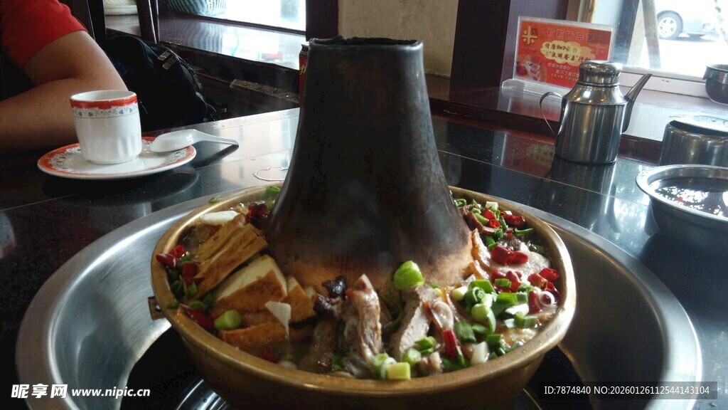 铜锅涮菜 美味诱人