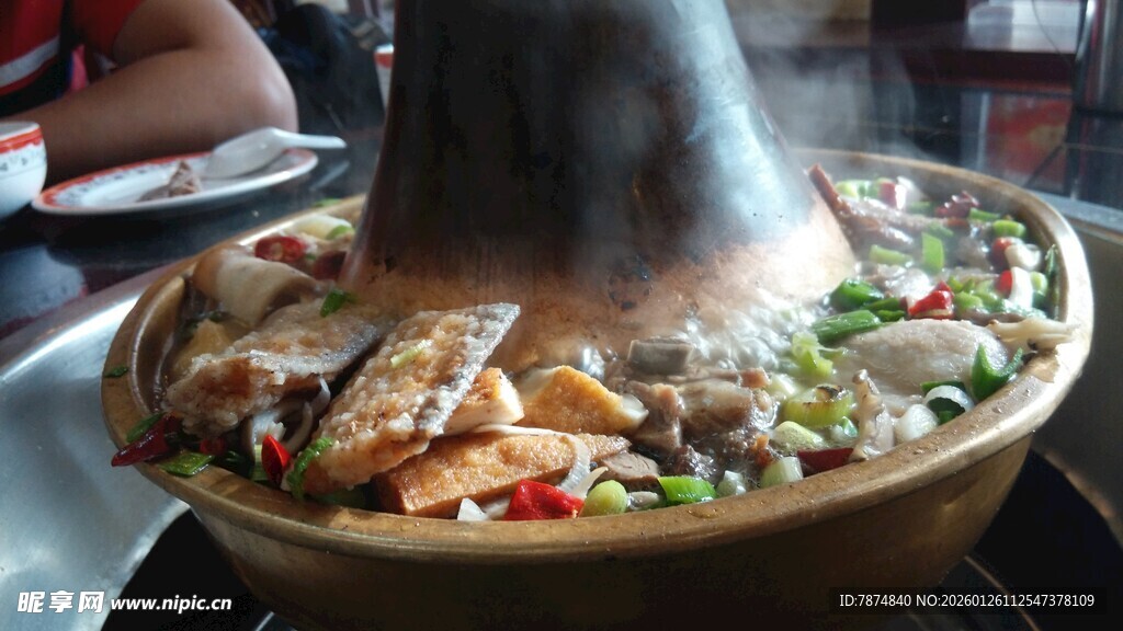 铜锅涮菜 热气腾腾美食