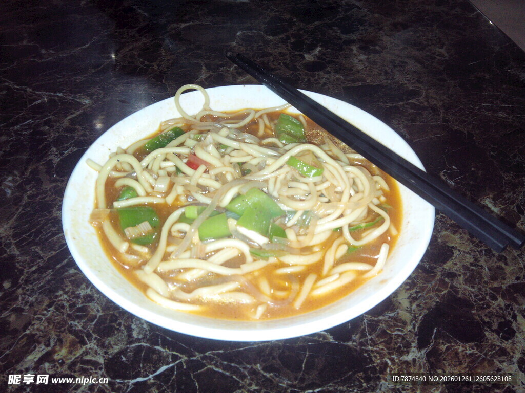 美味汤面配青菜