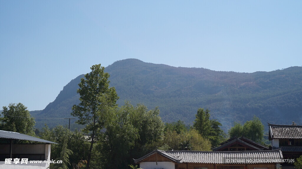 远山近景乡村风光