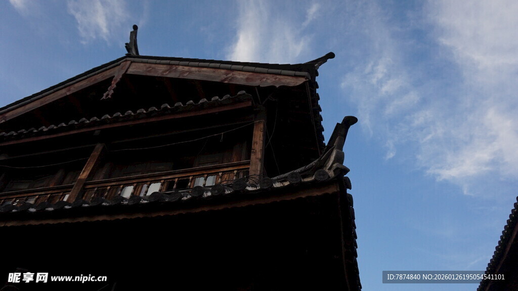古建飞檐 蓝天相伴
