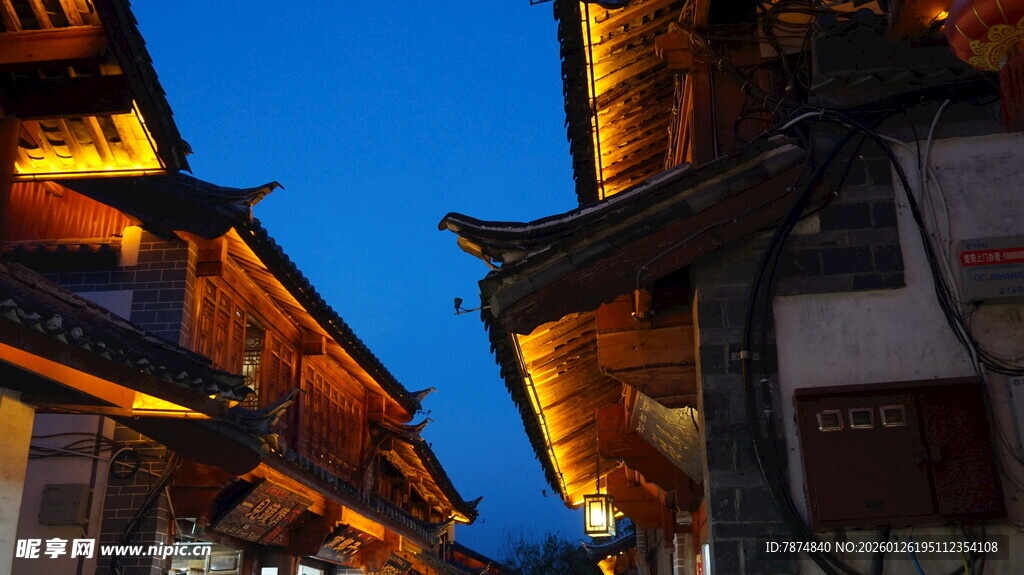 古建夜景 檐角灯光璀璨