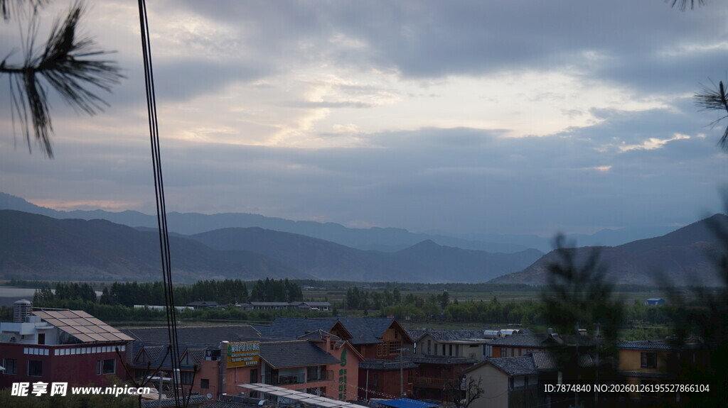 山间城镇风景