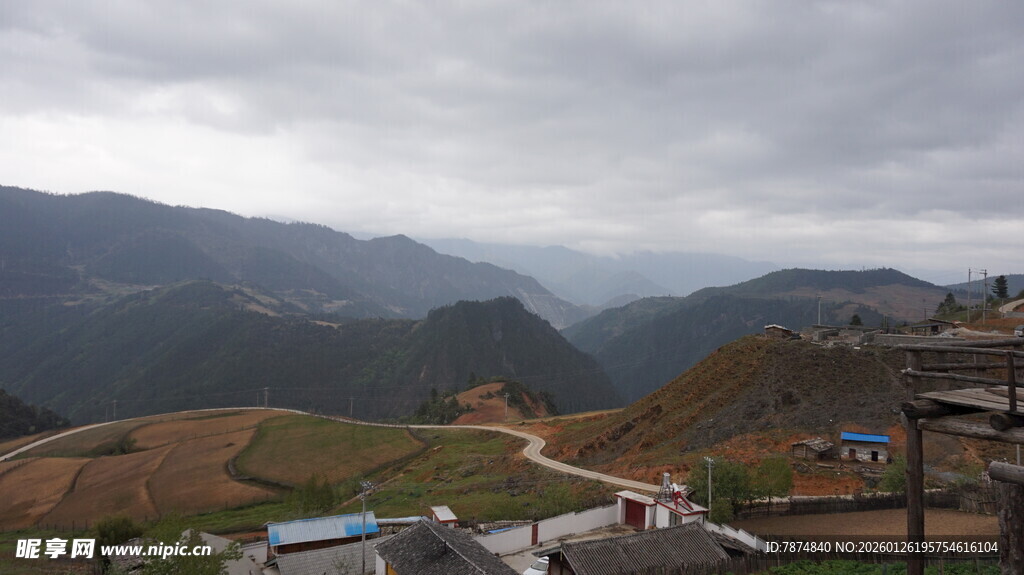 山间村落风景