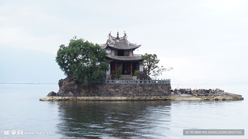 湖中小岛古亭