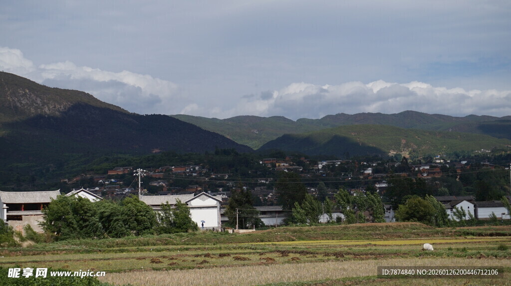 山间村落风景