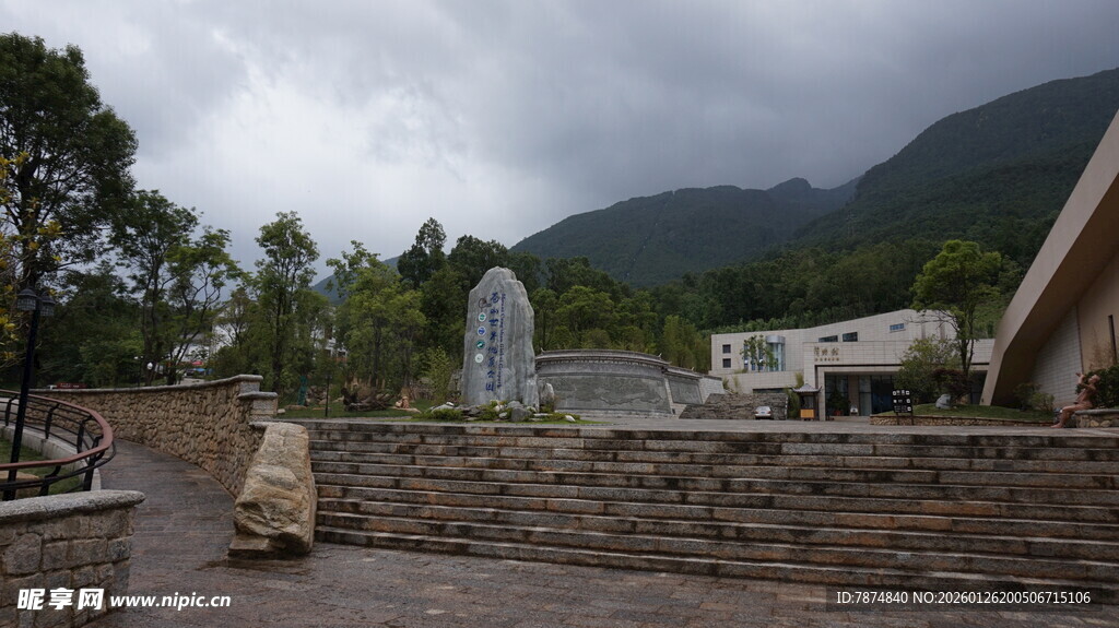山间景致 古朴建筑与自然相融
