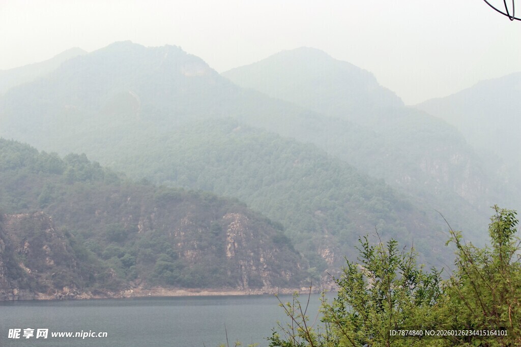 石林峡山水朦胧景