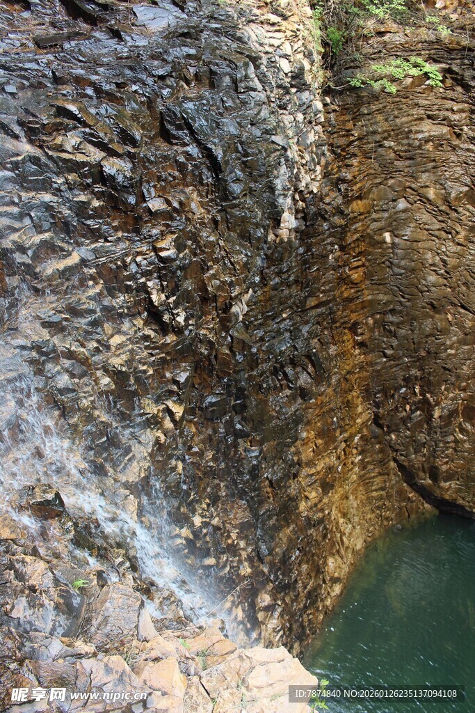 石林峡山间清幽水潭