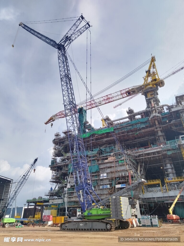 海上石油平台建设场景