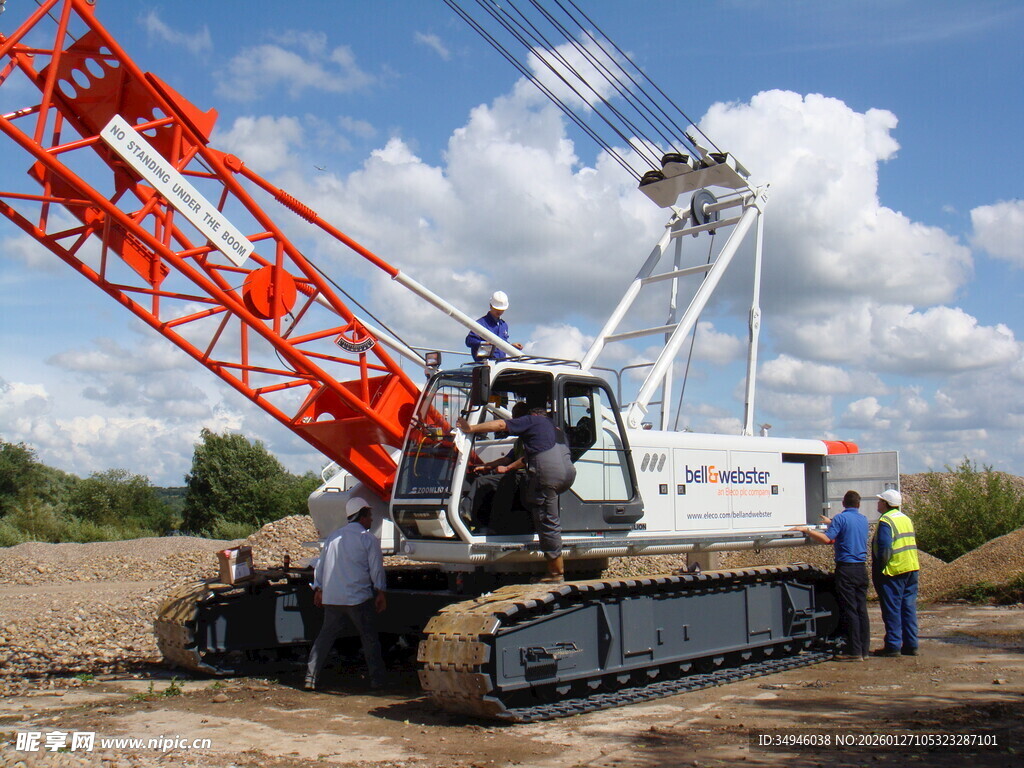 履带起重机施工现场