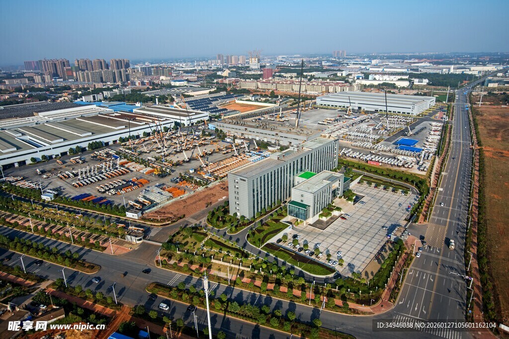 现代化工业园区鸟瞰图