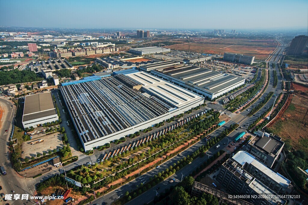 俯瞰现代化大型工厂园区