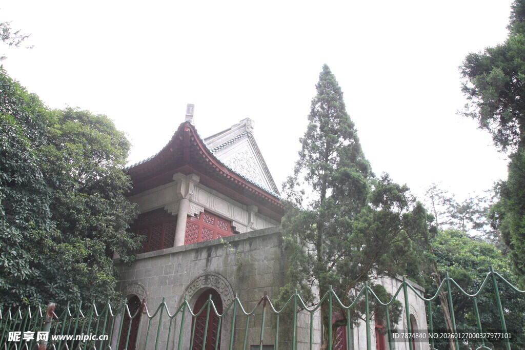 林中古雅建筑
