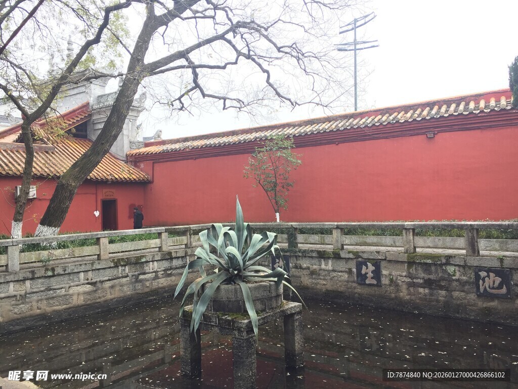 故宫前的青铜雕塑景观