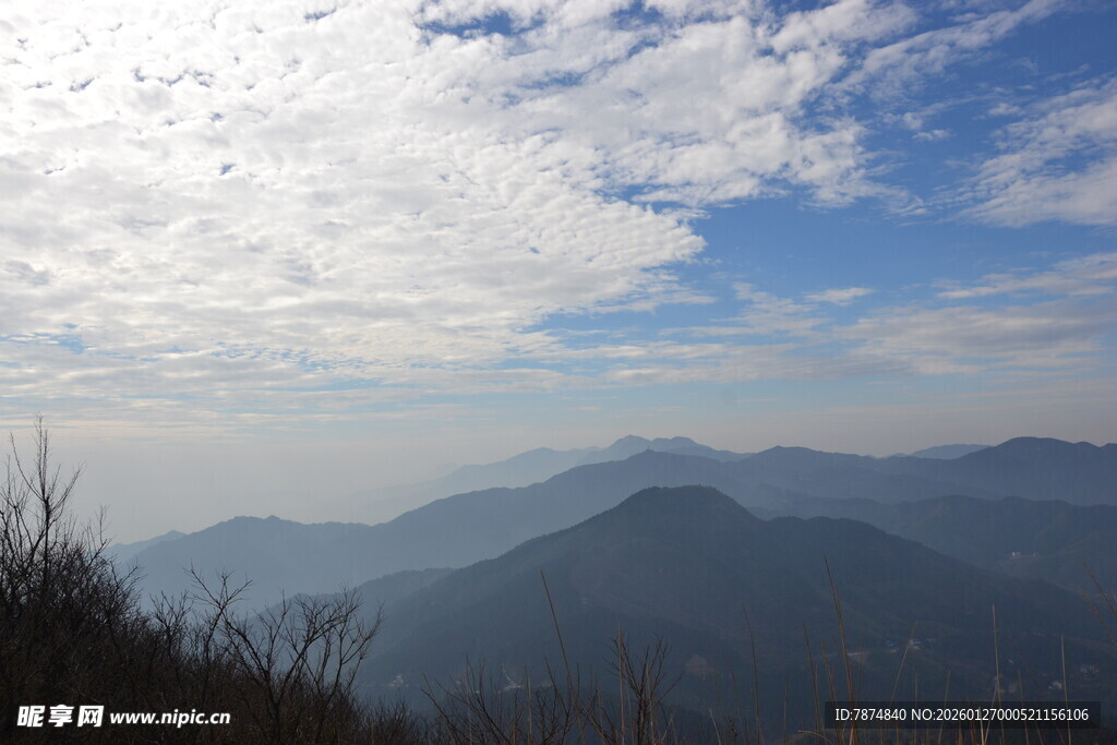 衡山山间云海美景